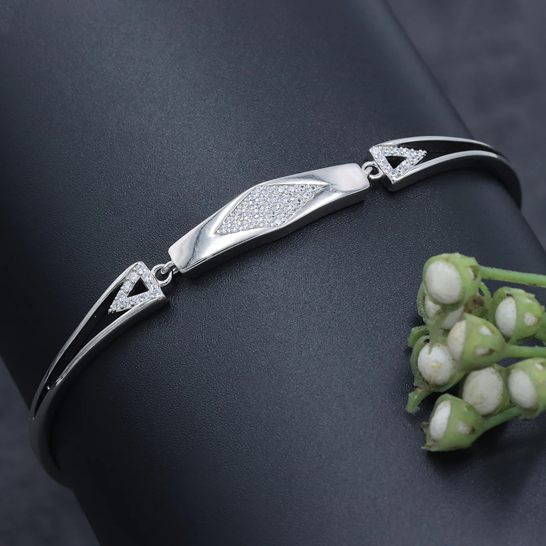 Benefits Of Wearing Silver Kada