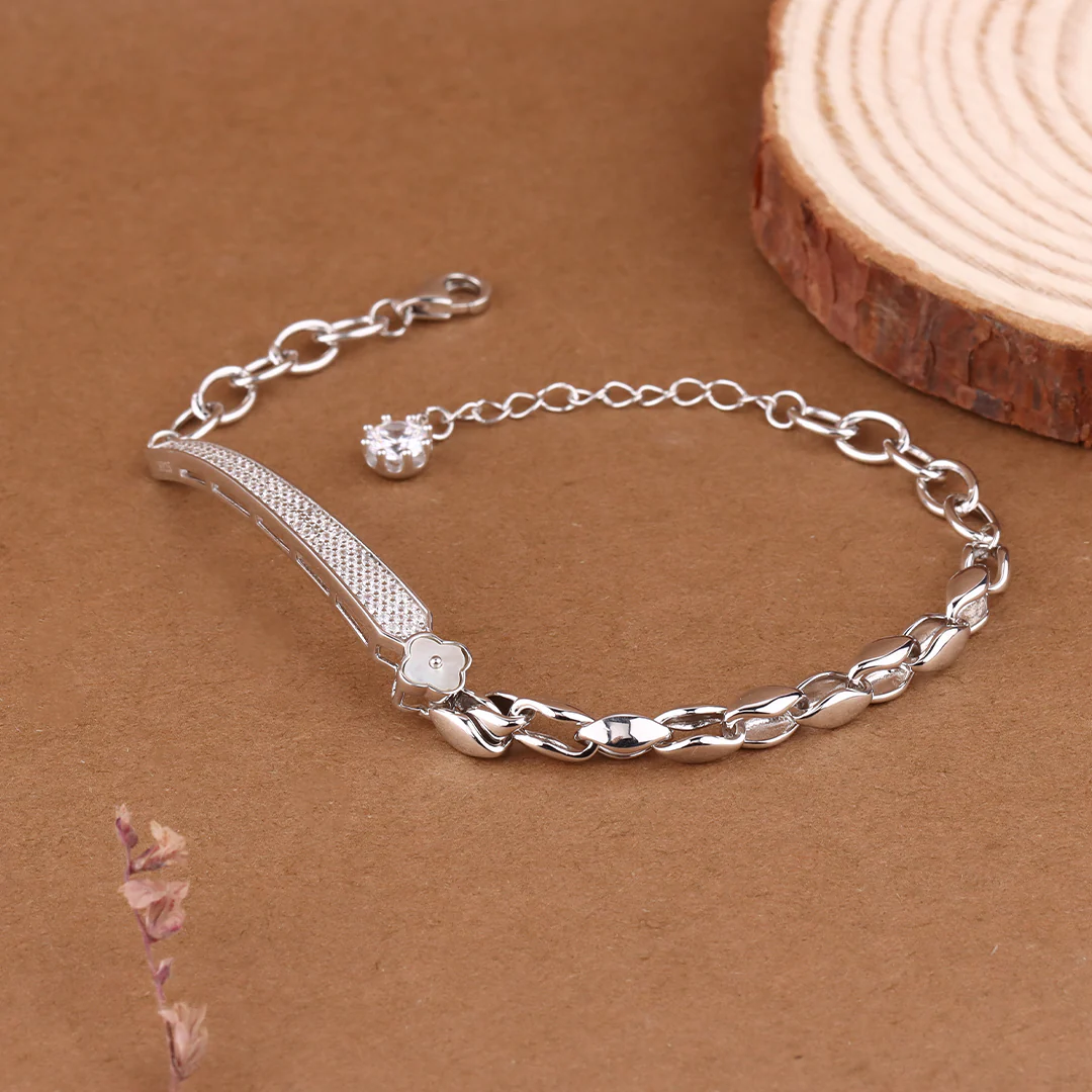 Benefits of wearing silver bracelet in astrology